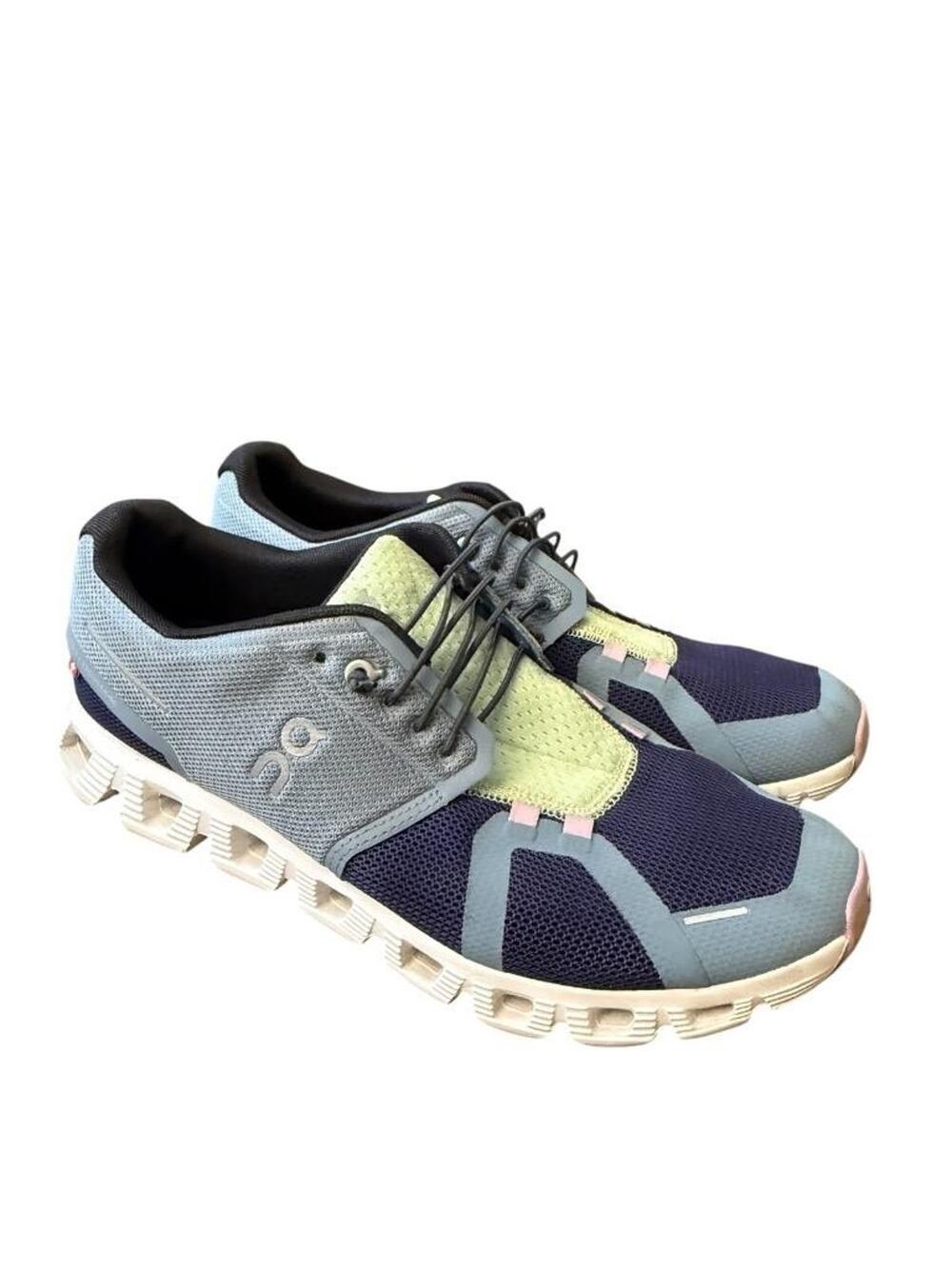 On Cloud 5 Running Shoe Women size 10